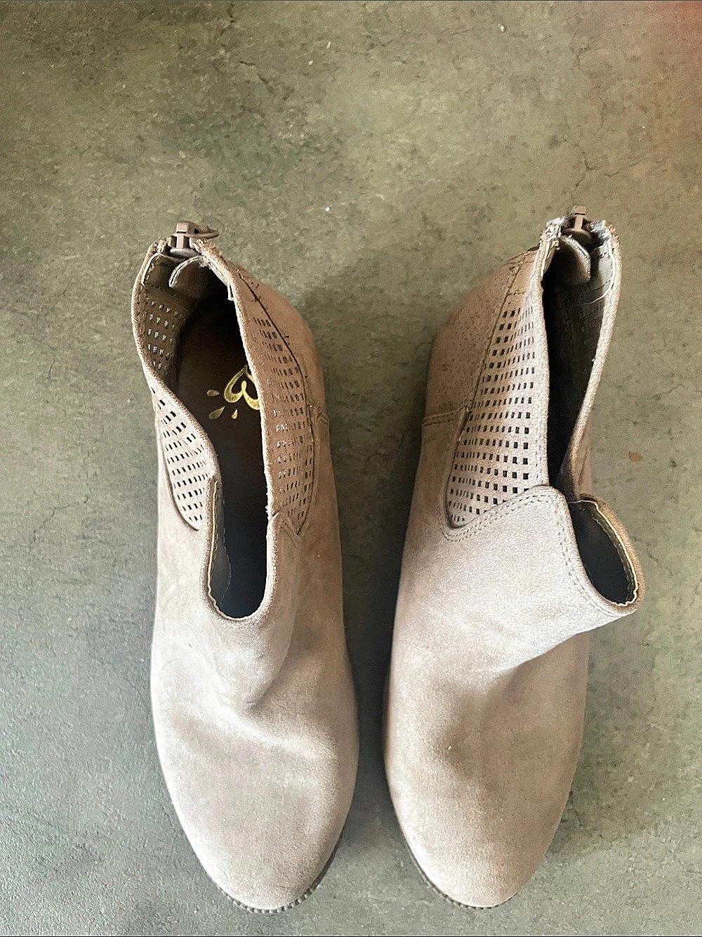 Justice Perforated Ankle Boots in Beige